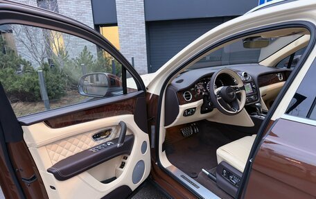 Bentley Bentayga I, 2016 год, 10 490 000 рублей, 13 фотография