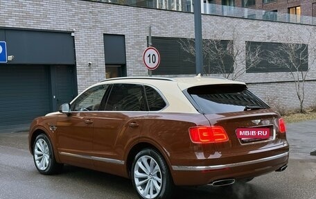 Bentley Bentayga I, 2016 год, 10 490 000 рублей, 11 фотография