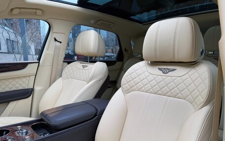 Bentley Bentayga I, 2016 год, 10 490 000 рублей, 16 фотография