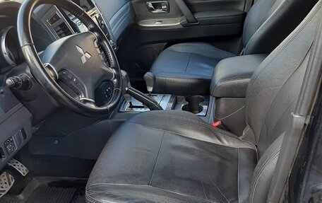 Mitsubishi Pajero IV, 2014 год, 2 850 000 рублей, 22 фотография