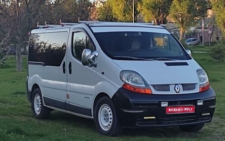 Renault Trafic, 2004 год, 1 450 000 рублей, 1 фотография