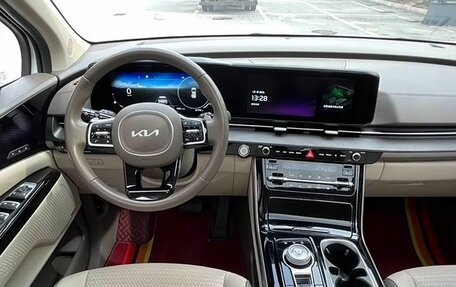 KIA Carnival, 2022 год, 3 370 000 рублей, 9 фотография