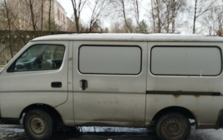 Nissan Caravan IV, 2003 год, 550 000 рублей, 2 фотография