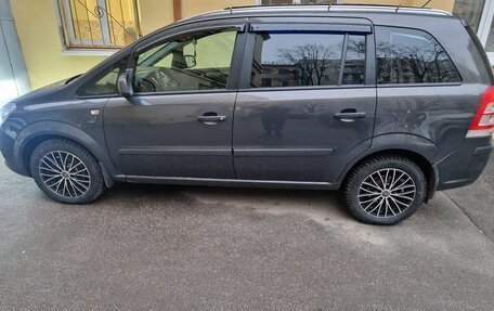 Opel Zafira B, 2013 год, 880 000 рублей, 1 фотография