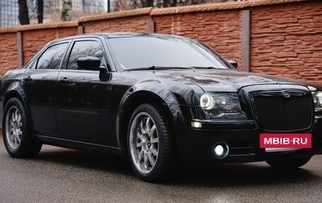 Chrysler 300C II, 2005 год, 1 150 000 рублей, 8 фотография