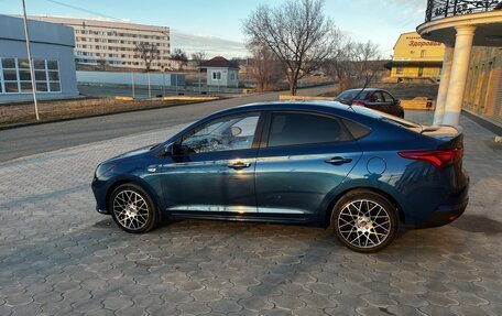 Hyundai Solaris II рестайлинг, 2021 год, 2 100 000 рублей, 11 фотография