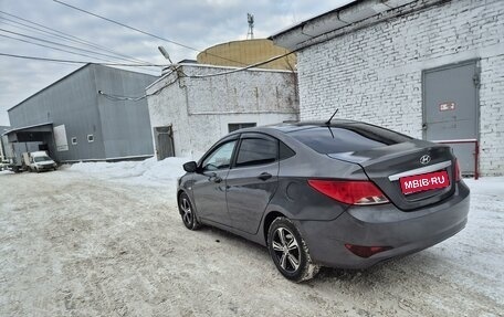 Hyundai Solaris II рестайлинг, 2015 год, 600 000 рублей, 1 фотография