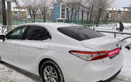 Toyota Camry, 2018 год, 3 600 000 рублей, 2 фотография