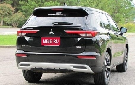 Mitsubishi Outlander, 2023 год, 4 470 000 рублей, 6 фотография