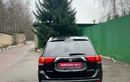 Mitsubishi Outlander III рестайлинг 3, 2017 год, 2 370 000 рублей, 15 фотография