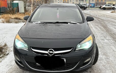 Opel Astra J, 2013 год, 800 000 рублей, 10 фотография