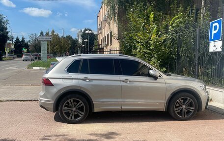 Volkswagen Tiguan II, 2018 год, 3 150 000 рублей, 13 фотография