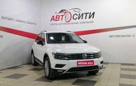 Volkswagen Tiguan II, 2019 год, 2 700 000 рублей, 1 фотография