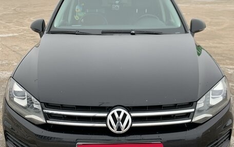 Volkswagen Touareg III, 2012 год, 2 350 000 рублей, 1 фотография