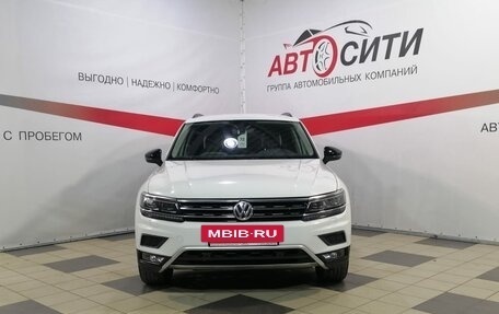 Volkswagen Tiguan II, 2019 год, 2 700 000 рублей, 2 фотография