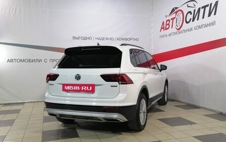 Volkswagen Tiguan II, 2019 год, 2 700 000 рублей, 7 фотография