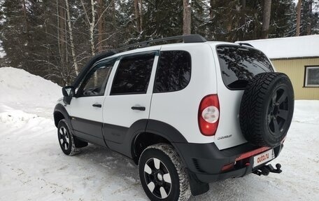 Chevrolet Niva I рестайлинг, 2015 год, 690 000 рублей, 6 фотография