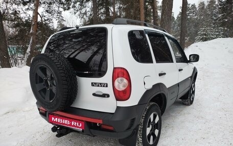 Chevrolet Niva I рестайлинг, 2015 год, 690 000 рублей, 3 фотография