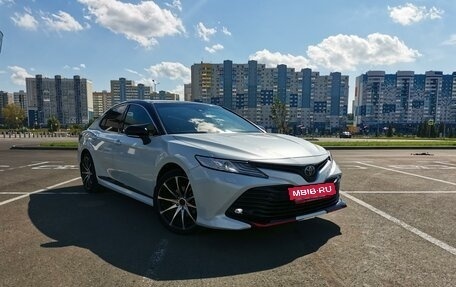 Toyota Camry, 2020 год, 3 000 000 рублей, 3 фотография