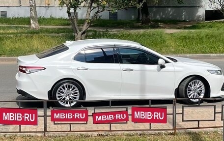 Toyota Camry, 2019 год, 3 150 000 рублей, 2 фотография