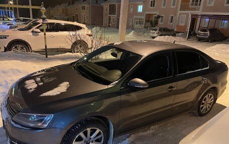 Volkswagen Jetta VI, 2012 год, 1 250 000 рублей, 2 фотография