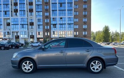 Toyota Avensis III рестайлинг, 2004 год, 800 000 рублей, 1 фотография