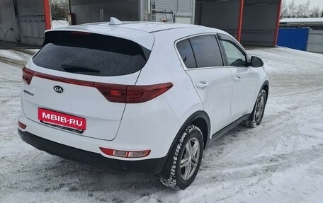 KIA Sportage IV рестайлинг, 2018 год, 1 850 000 рублей, 4 фотография