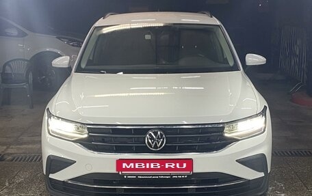 Volkswagen Tiguan II, 2020 год, 3 200 000 рублей, 4 фотография