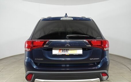 Mitsubishi Outlander III рестайлинг 3, 2018 год, 2 199 000 рублей, 6 фотография