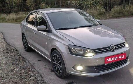 Volkswagen Polo VI (EU Market), 2011 год, 870 000 рублей, 1 фотография