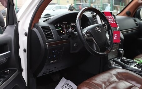 Toyota Land Cruiser 200, 2016 год, 6 400 000 рублей, 14 фотография