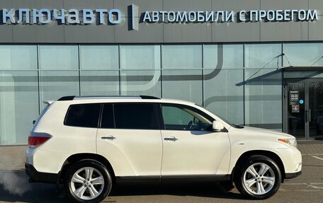 Toyota Highlander III, 2011 год, 1 645 000 рублей, 7 фотография