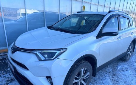 Toyota RAV4, 2017 год, 2 550 000 рублей, 2 фотография