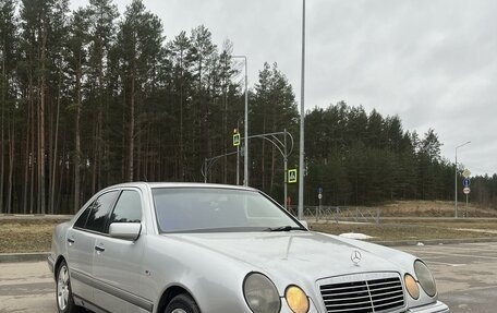 Mercedes-Benz E-Класс, 1999 год, 380 000 рублей, 1 фотография