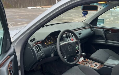 Mercedes-Benz E-Класс, 1999 год, 380 000 рублей, 7 фотография