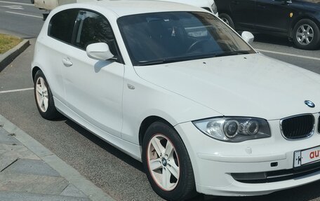 BMW 1 серия, 2011 год, 980 000 рублей, 10 фотография