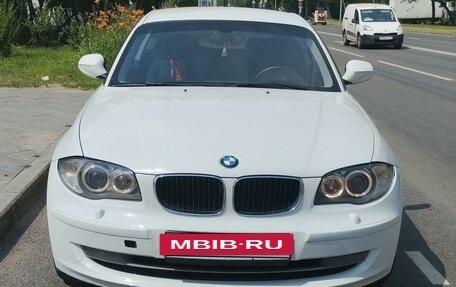 BMW 1 серия, 2011 год, 980 000 рублей, 4 фотография