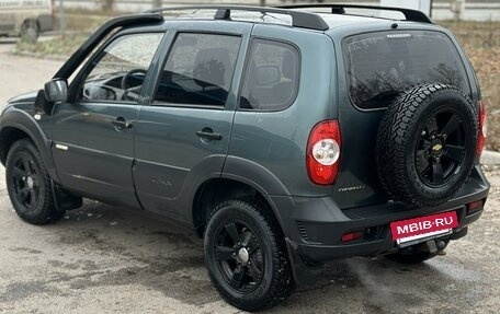 Chevrolet Niva I рестайлинг, 2015 год, 725 000 рублей, 4 фотография