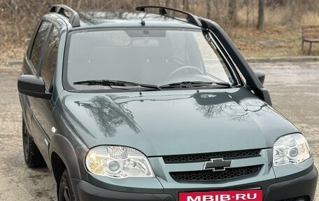 Chevrolet Niva I рестайлинг, 2015 год, 725 000 рублей, 2 фотография