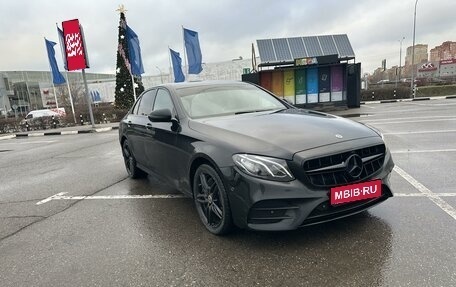 Mercedes-Benz E-Класс, 2019 год, 3 400 000 рублей, 1 фотография