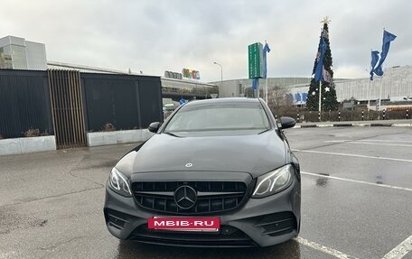 Mercedes-Benz E-Класс, 2019 год, 3 400 000 рублей, 3 фотография