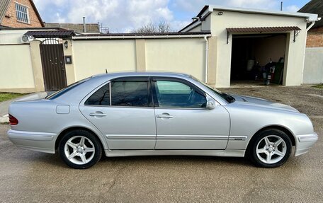 Mercedes-Benz E-Класс, 2000 год, 1 100 000 рублей, 3 фотография