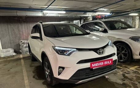 Toyota RAV4, 2015 год, 2 249 000 рублей, 4 фотография