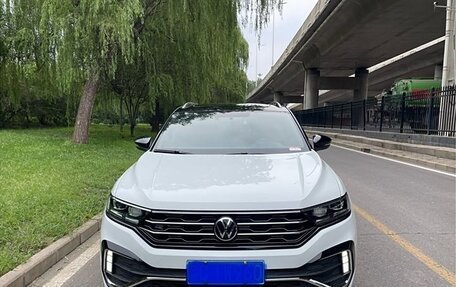 Volkswagen T-Roc I, 2022 год, 2 250 000 рублей, 6 фотография