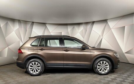 Volkswagen Tiguan II, 2020 год, 2 623 000 рублей, 6 фотография