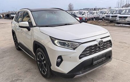 Toyota RAV4, 2021 год, 2 740 000 рублей, 2 фотография