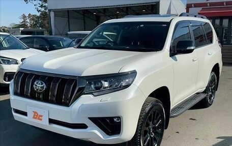 Toyota Land Cruiser Prado 150 рестайлинг 2, 2021 год, 4 390 000 рублей, 1 фотография