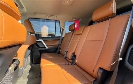 Toyota Land Cruiser Prado 150 рестайлинг 2, 2021 год, 4 390 000 рублей, 32 фотография