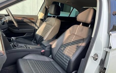 Volkswagen Passat B8 рестайлинг, 2017 год, 1 520 001 рублей, 11 фотография