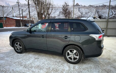 Mitsubishi Outlander III рестайлинг 3, 2013 год, 1 820 000 рублей, 1 фотография